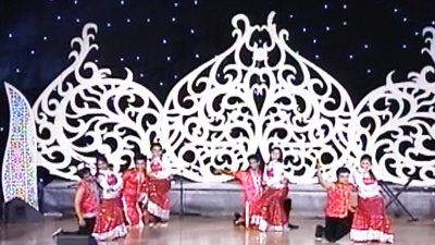 Group Dance on Laadi a Ji Dil Laade Saan
