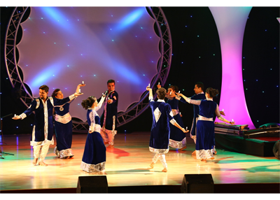 Aandhia Mein Jyot Group Dance